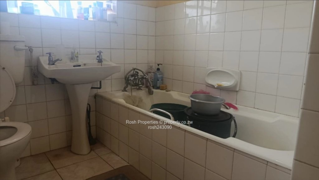 2-Bedroom Garden Flat in Avondale
